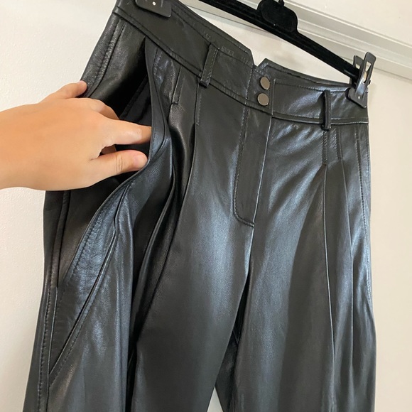 BCBGMAXAZRIA RUNWAY "THE CARSON"  LEATHER SHORT - Picture 4 of 13